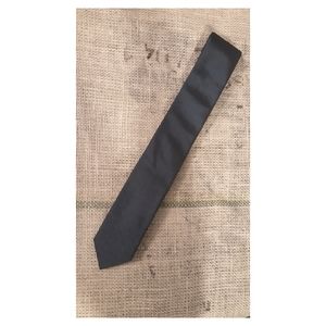 HUGO HUGO BOSS • SILK SKINNY TIE NWT